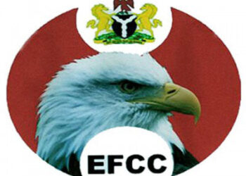 EFCC Arrest Fraudsters,Recovers 5 Exotic cars, others.