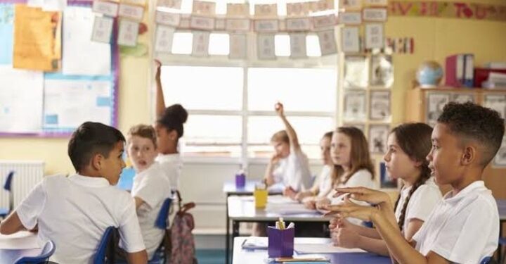 How Nigerians can apply for UK teaching job