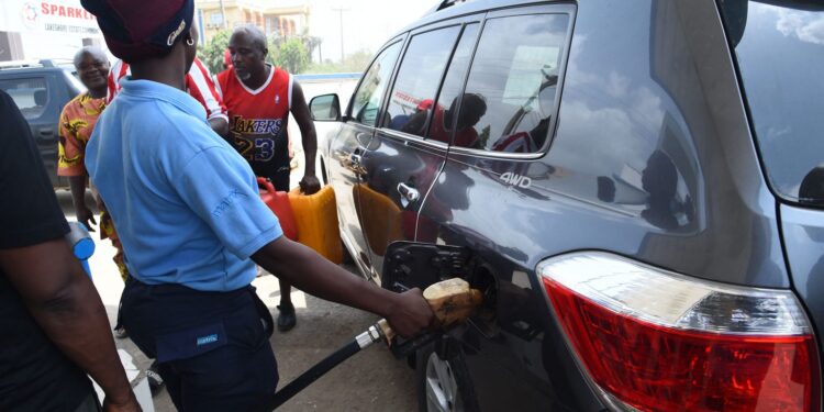 Federal Government fixes official pump price