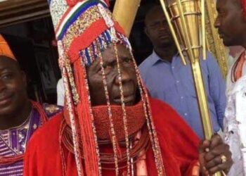 Okowa felicitates with Owhorode of Olomu Kingdom