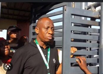 Voters Hold INEC Officials Hostage Overnight Over Faulty BVAS