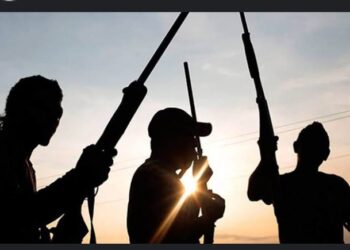 Gunmen Attack an Estate, Abduct several persons
