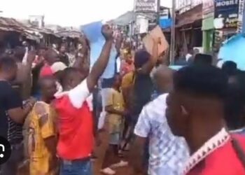 Enugu Traders Defiled Instruction On How To Re-Open Sealed Shops