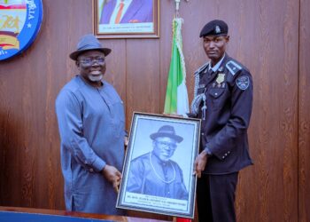 Oborevwori Gives counsel to Police Cadets