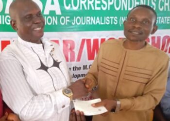 Delta Journalists Honour Iziama on Retirement from NAN