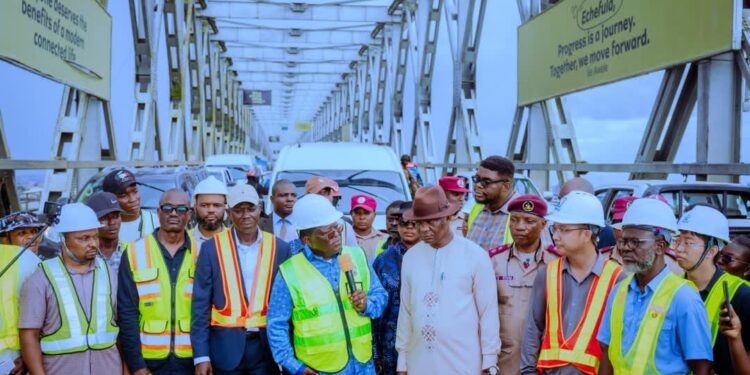 Govt Extends Closure of First Niger Bridge