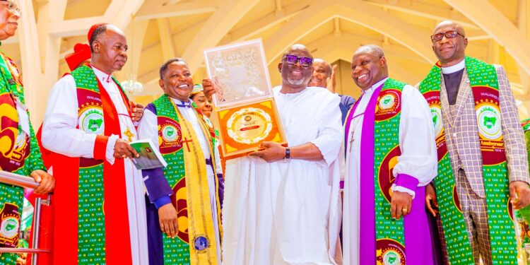 CAN Honours Oborevwori With Christian Icon Award